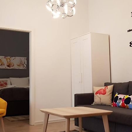 City Apartment Near Shooping Center, 6 Guests Berlin Kültér fotó