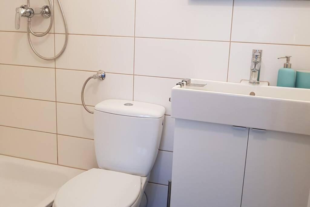 City Apartment Near Shooping Center, 6 Guests Berlin Kültér fotó
