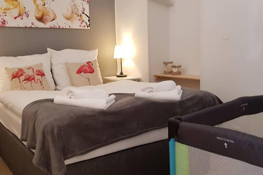 City Apartment Near Shooping Center, 6 Guests Berlin Kültér fotó